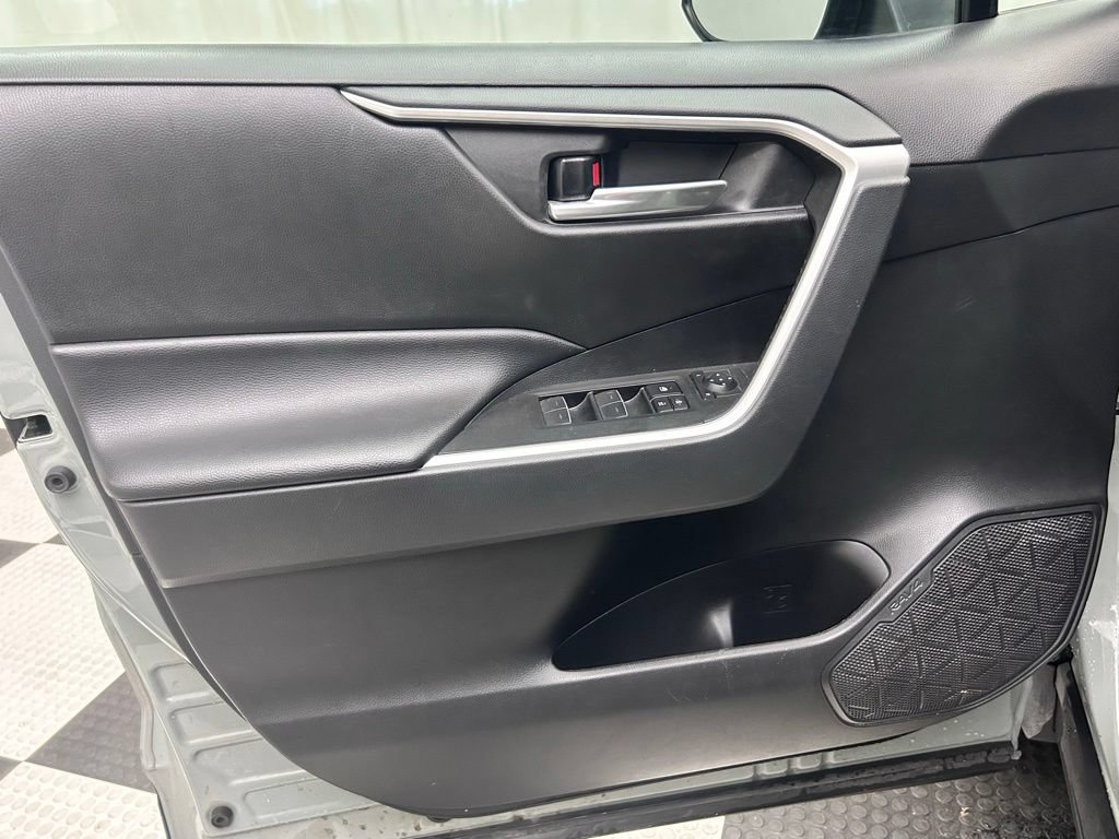 Used 2023 Toyota RAV4 XLE AWD/4WD image 10