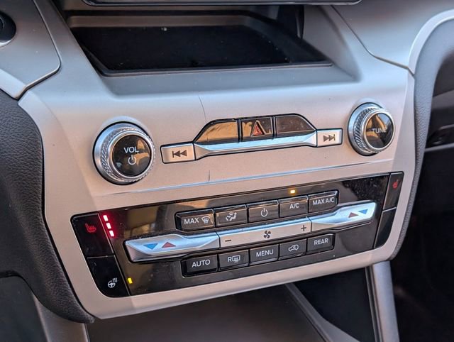 Used 2022 Ford Explorer XLT w/ Equipment Group 202A image 19