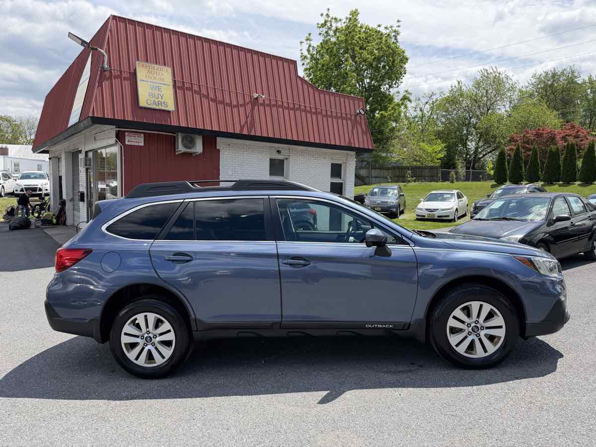 Used 2018 Subaru Outback 2.5i Premium AWD/4WD image 8