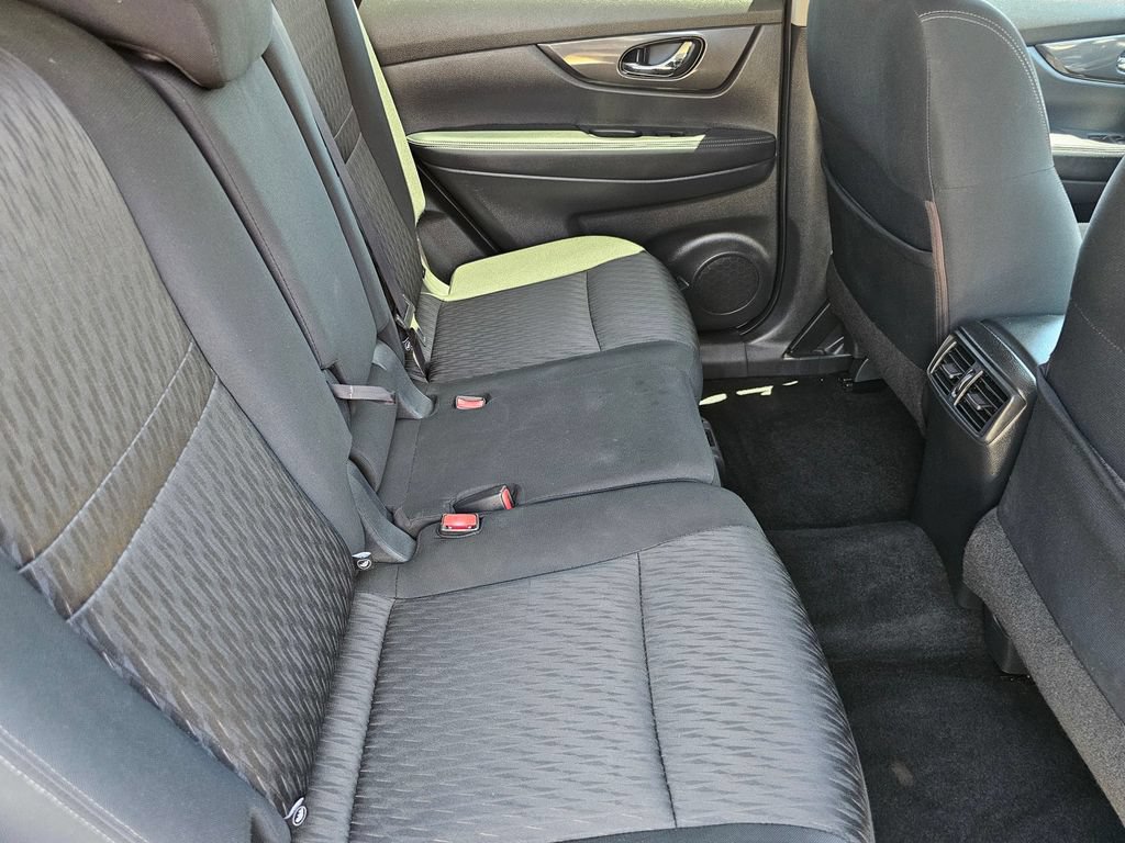 Used 2017 Nissan Rogue SV w/ SV Premium Package FWD image 15