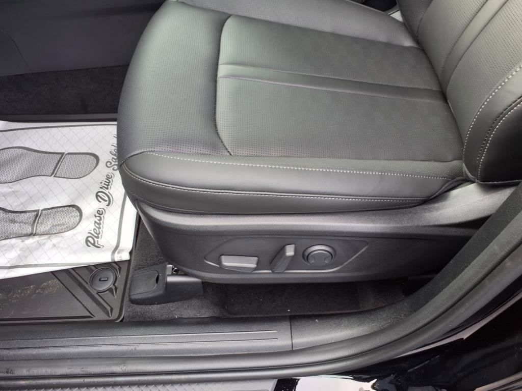 New 2025 Kia Sorento S image 13