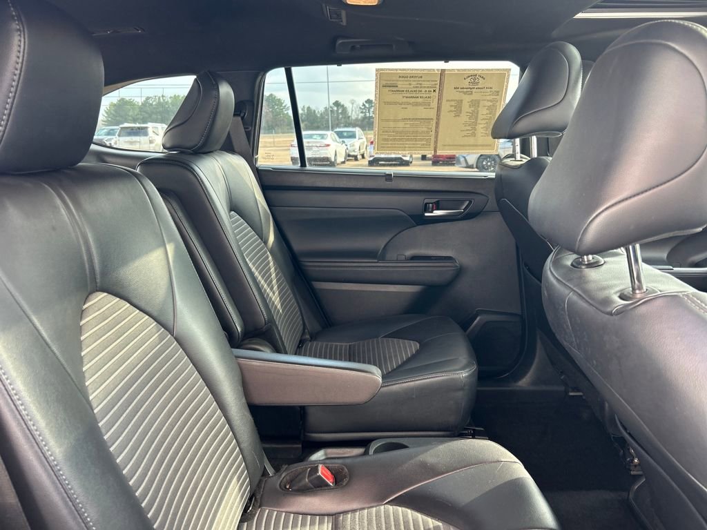 Used 2024 Toyota Highlander XSE image 29