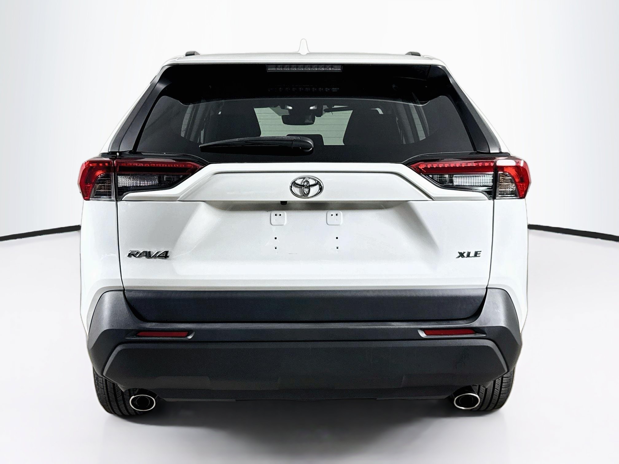 Used 2022 Toyota RAV4 XLE w/ Convenience Package FWD image 31