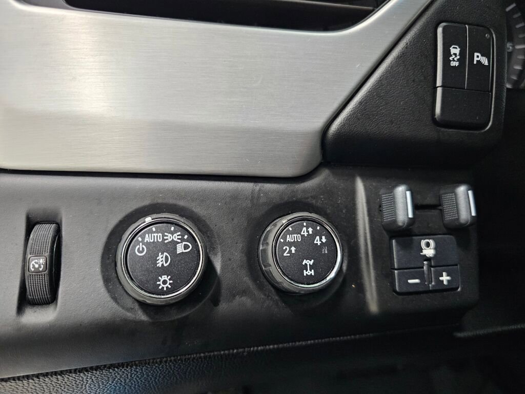 Used 2015 GMC Yukon SLE w/ HD Trailering Package image 31