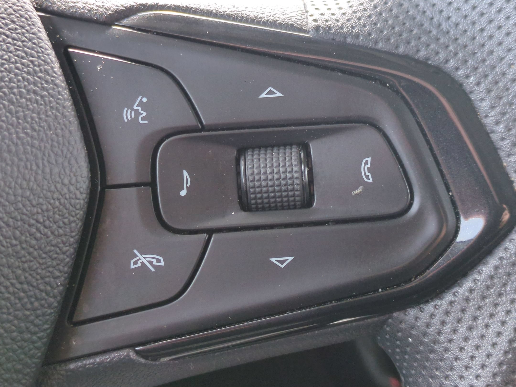 Certified 2025 Chevrolet TrailBlazer LT AWD/4WD image 21