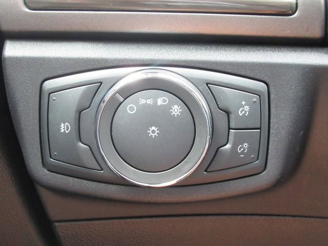 Used 2017 Ford Fusion SE w/ Fusion SE Technology Package FWD image 20