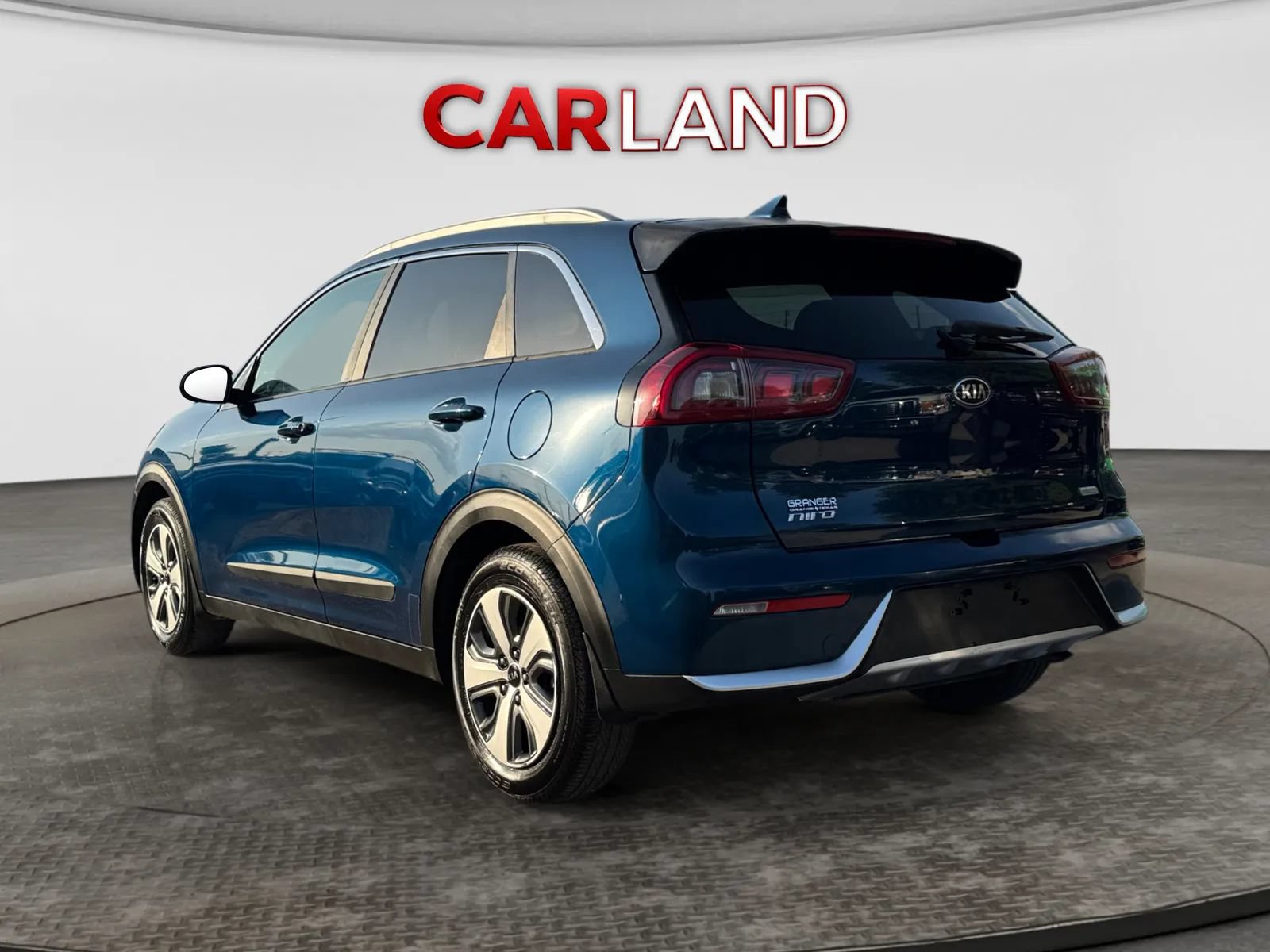 Used 2019 Kia Niro LX FWD image 3