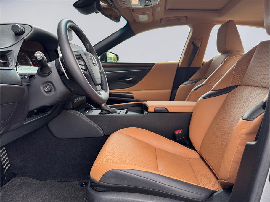 Used 2023 Lexus ES 300h w/ Premium Package FWD image 10