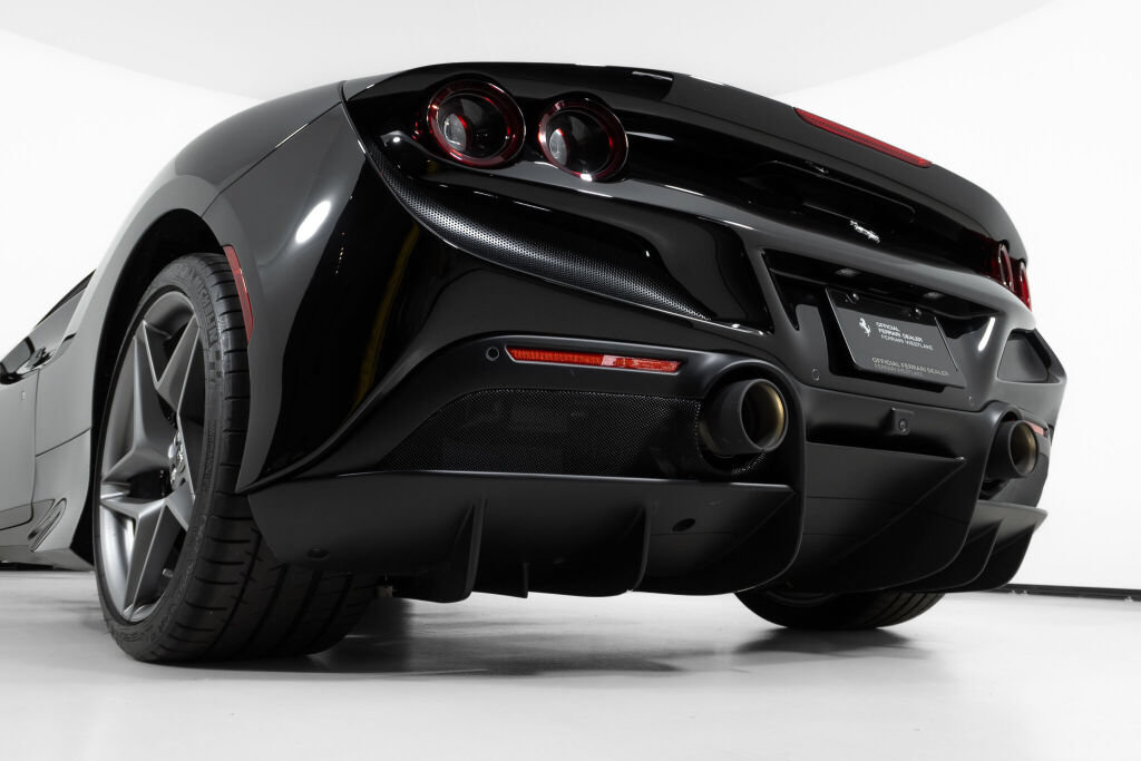 Used 2022 Ferrari F8 Tributo RWD image 18
