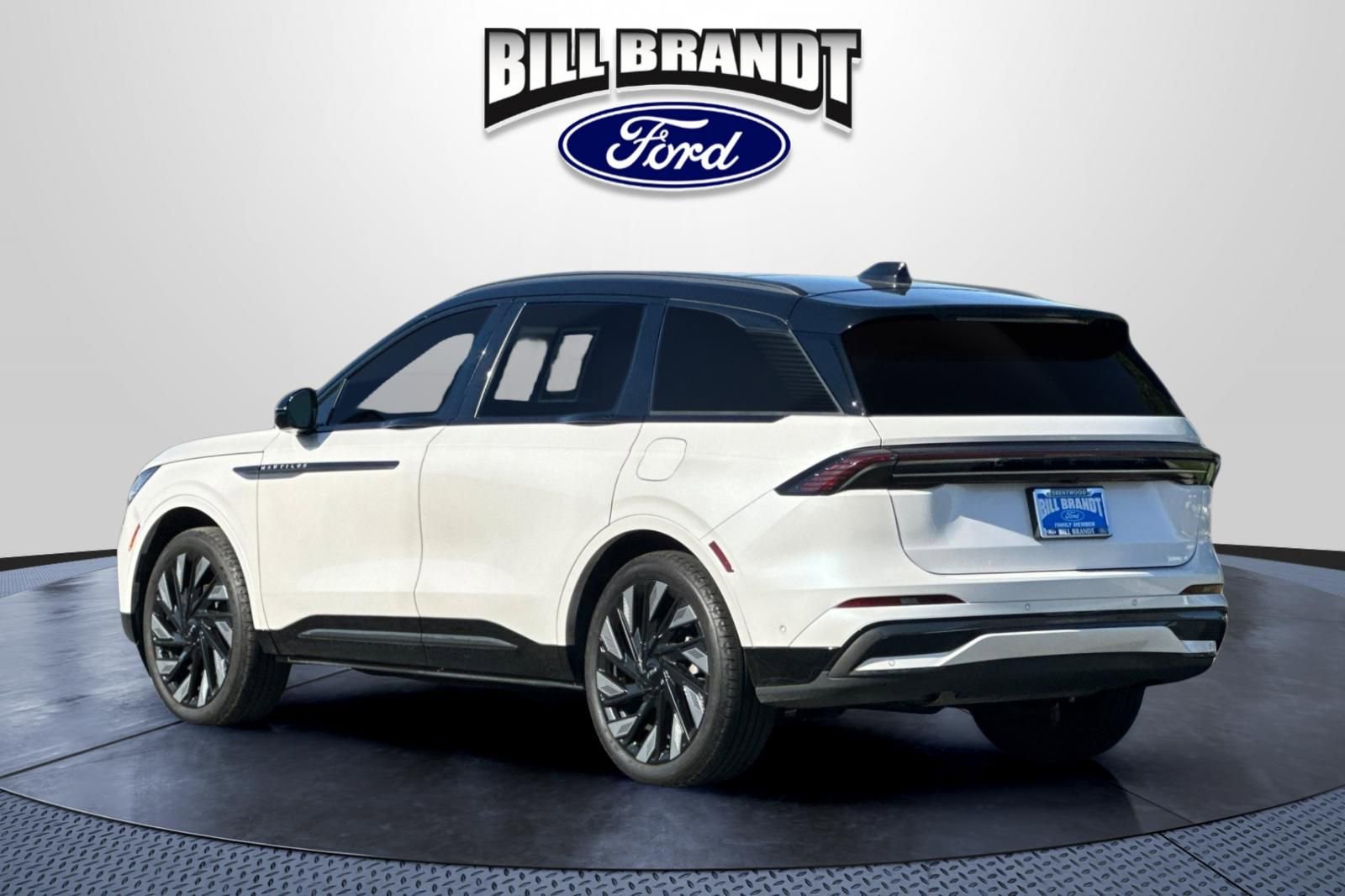 Used 2024 Lincoln Nautilus Reserve w/ Equipment Group 202A AWD/4WD image 5