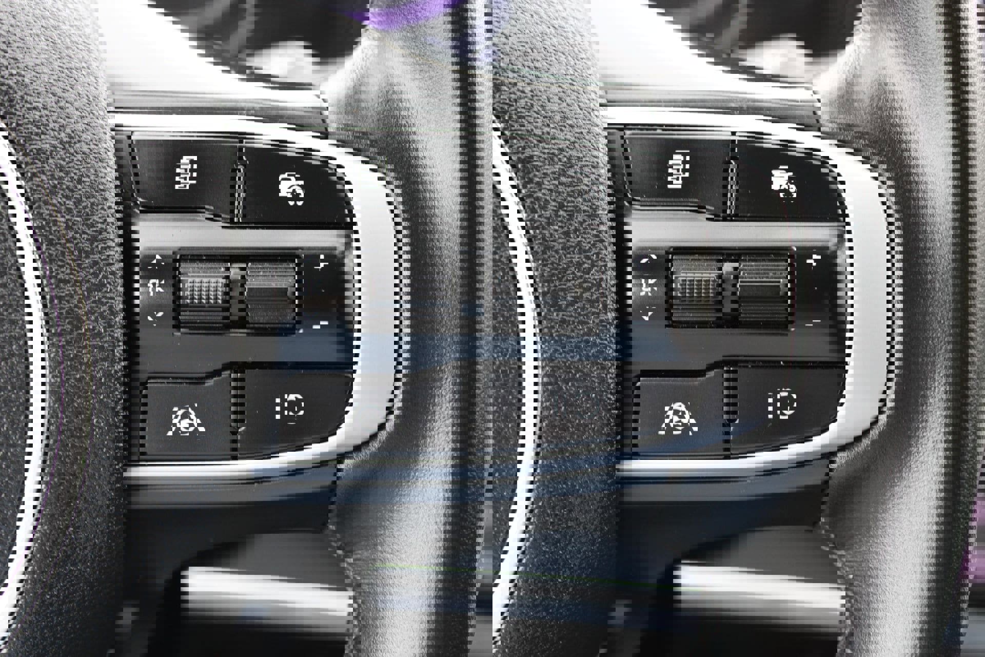 Used 2025 Kia Sportage EX w/ Premium Package image 30