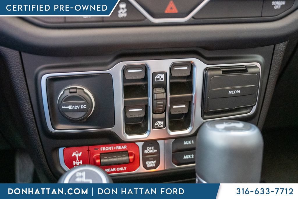 Used 2025 Jeep Wrangler Unlimited Rubicon w/ Convenience Group AWD/4WD image 11