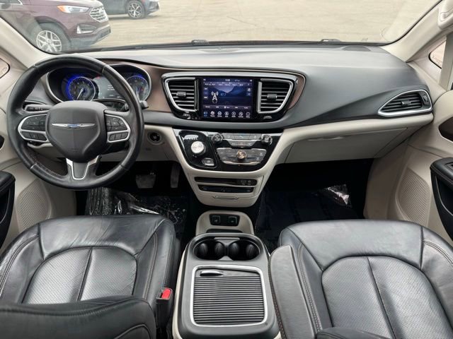 Used 2018 Chrysler Pacifica Touring-L Plus image 7
