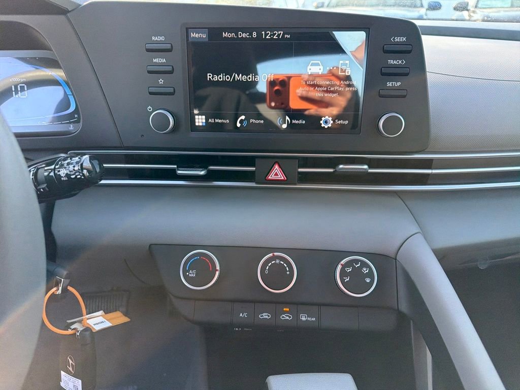 Used 2026 Hyundai Elantra SE image 19