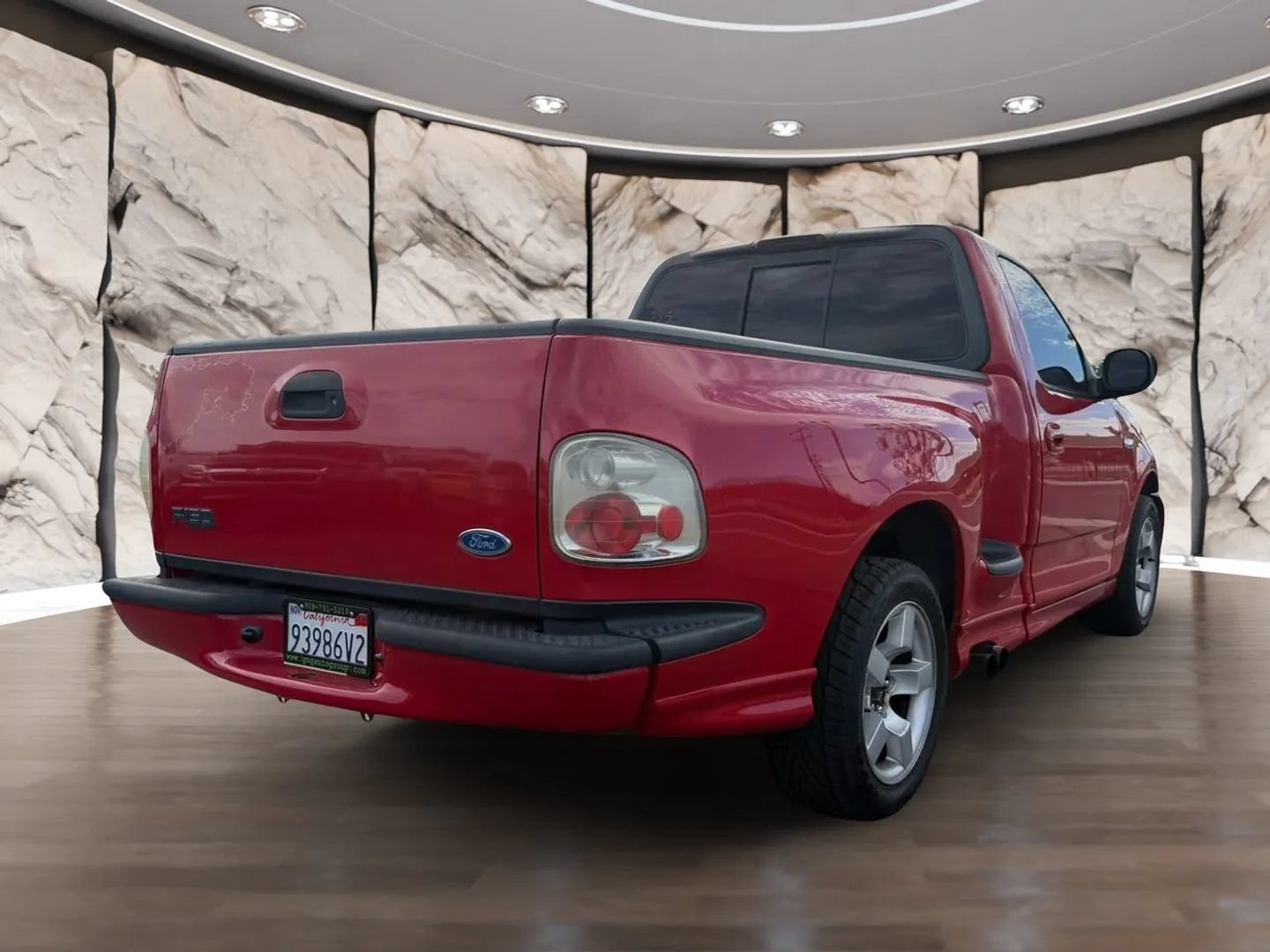 Used 2002 Ford F150 Lightning RWD image 6