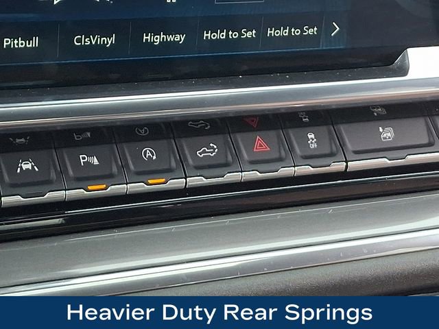 Used 2025 Chevrolet Silverado 1500 High Country w/ Technology Package image 17