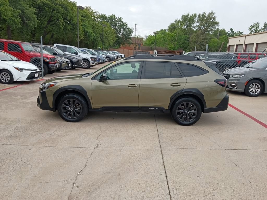 Used 2025 Subaru Outback Onyx Edition image 4