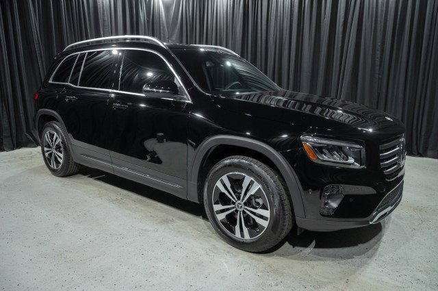 New 2025 Mercedes-Benz GLB 250 4MATIC image 3