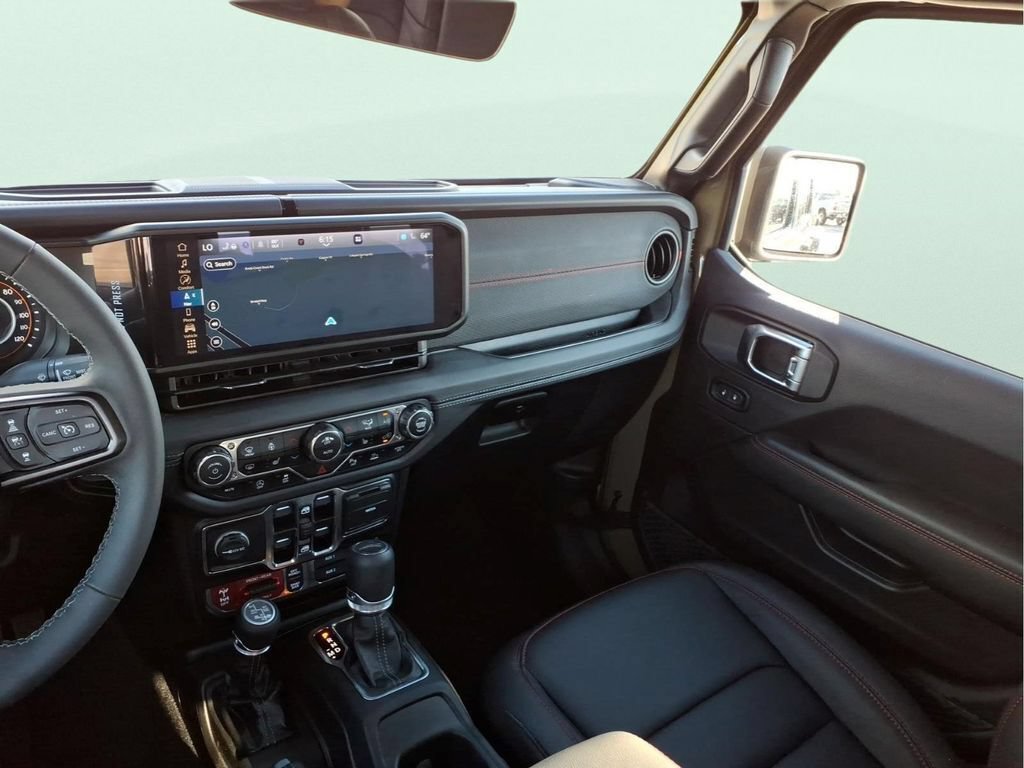 Used 2025 Jeep Gladiator Rubicon AWD/4WD image 18