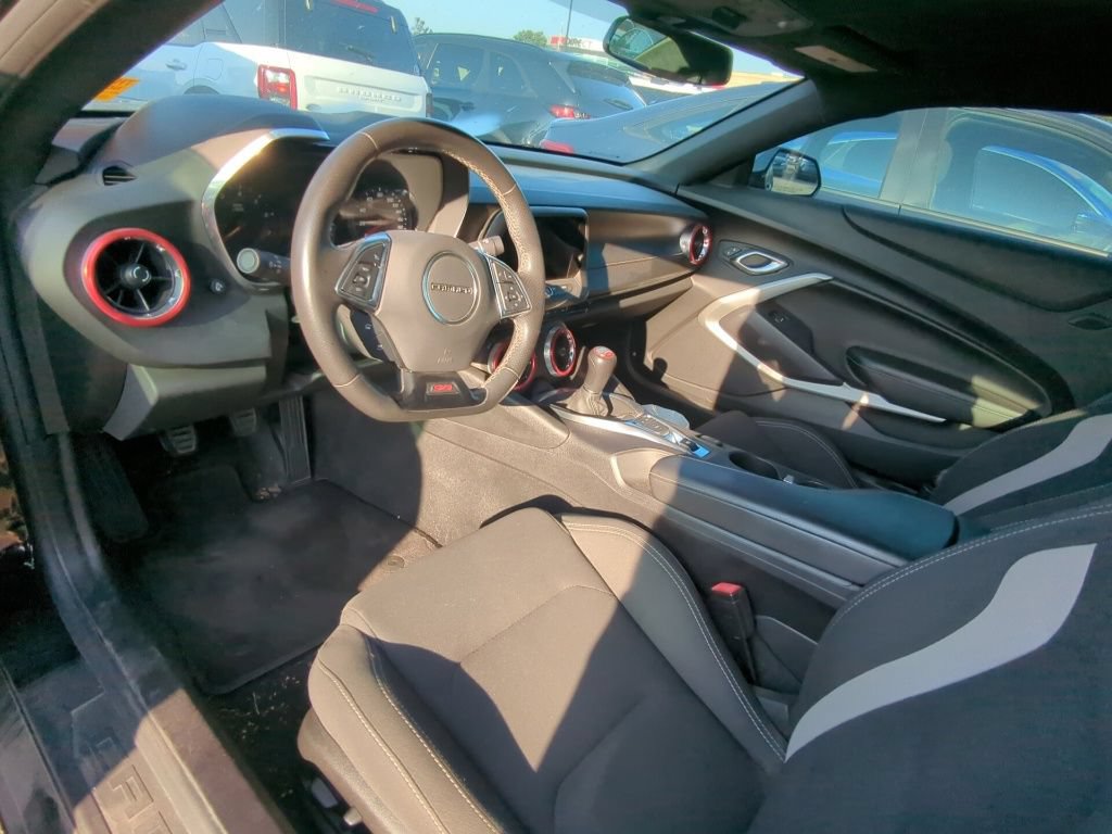 Used 2018 Chevrolet Camaro SS RWD image 8