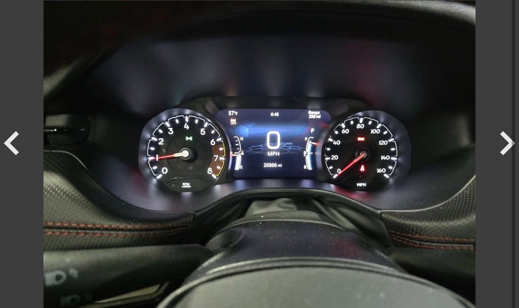 Used 2025 Jeep Compass Trailhawk image 15