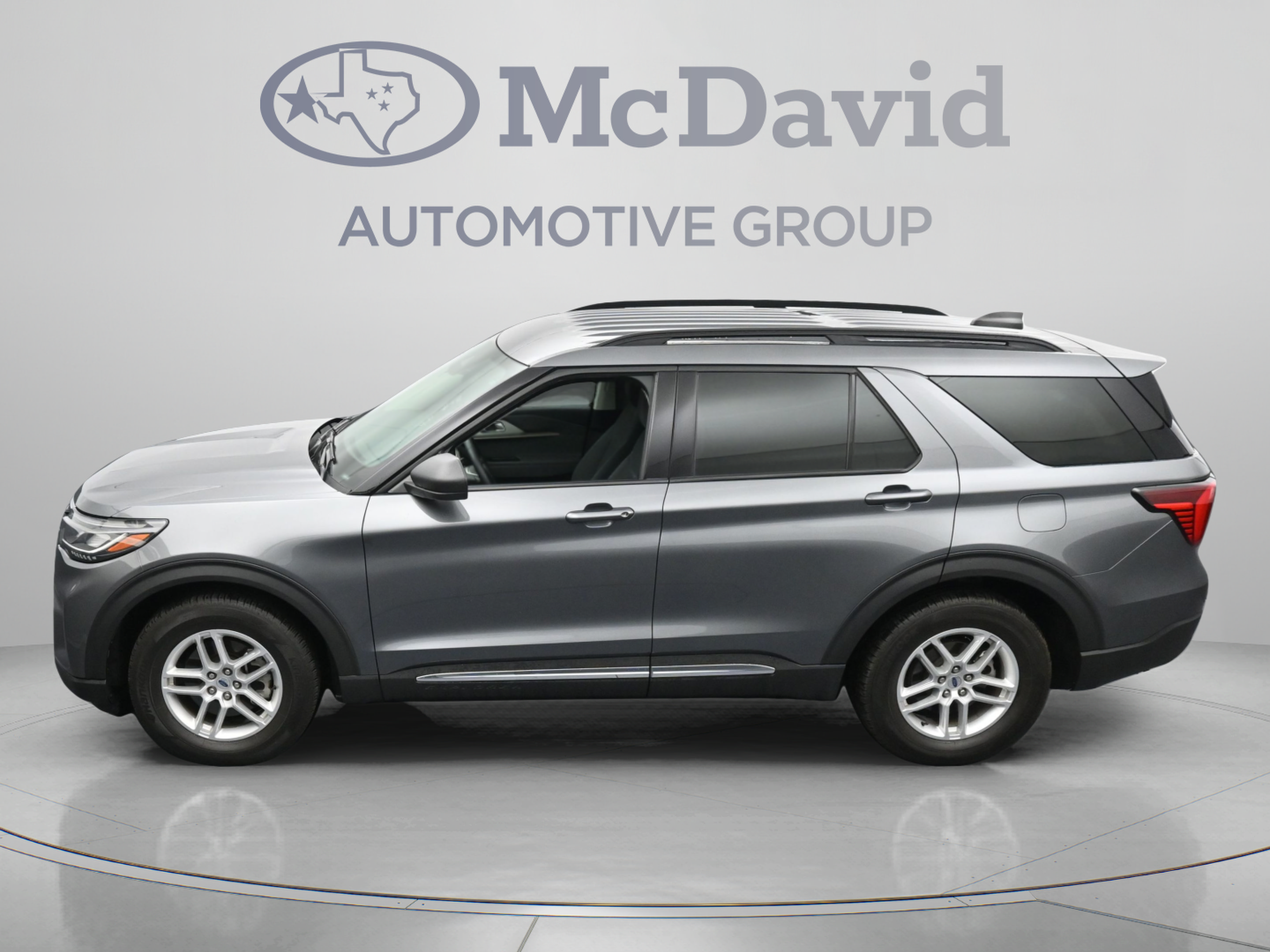 Used 2025 Ford Explorer Active RWD image 36