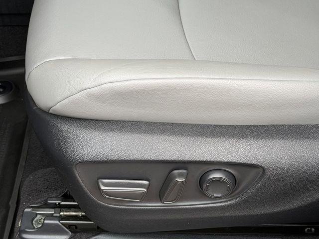 Certified 2025 Toyota Sienna XLE FWD image 22