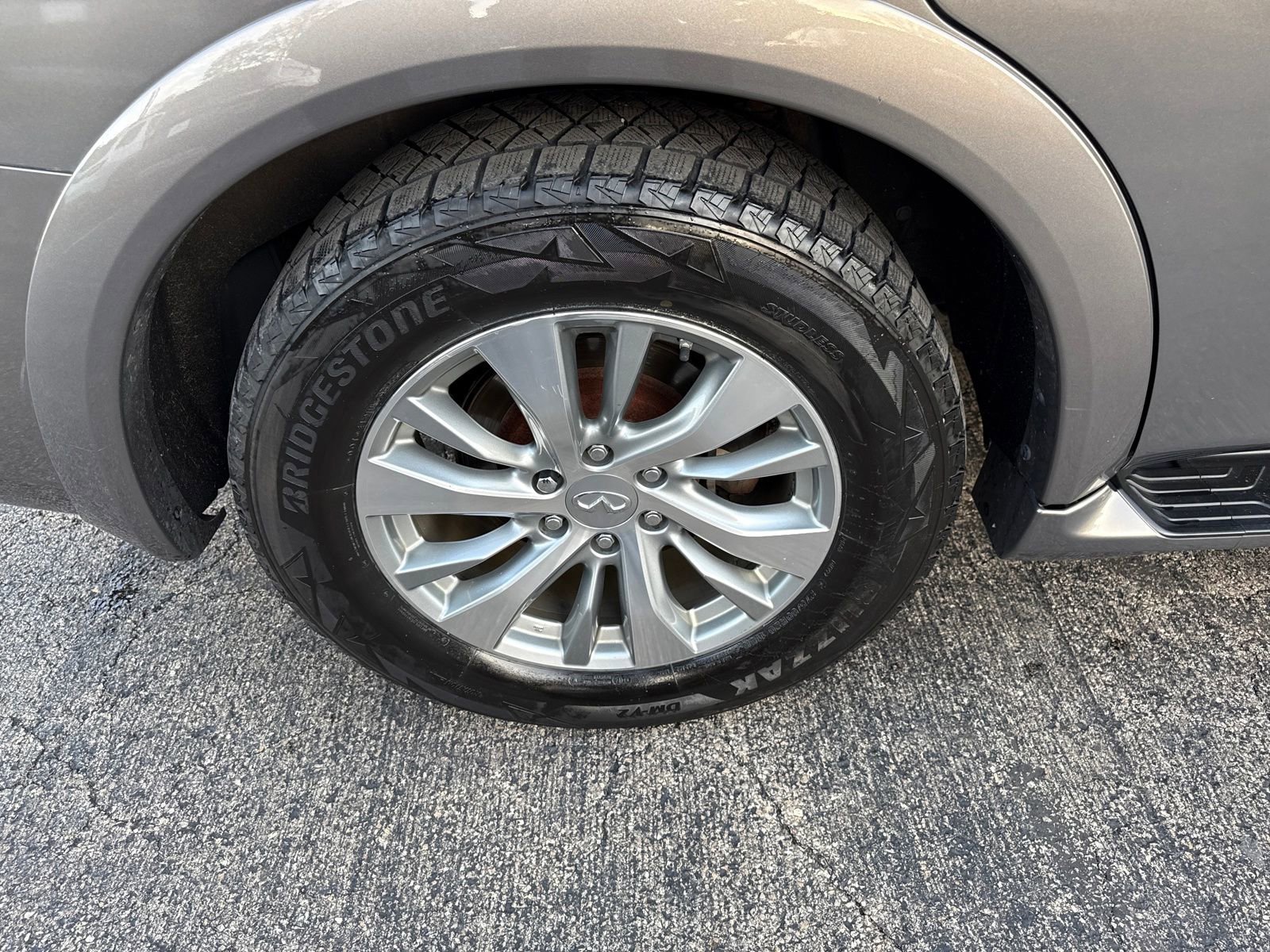 Used 2016 INFINITI QX80 4WD w/ Driver's Assistance Package image 32