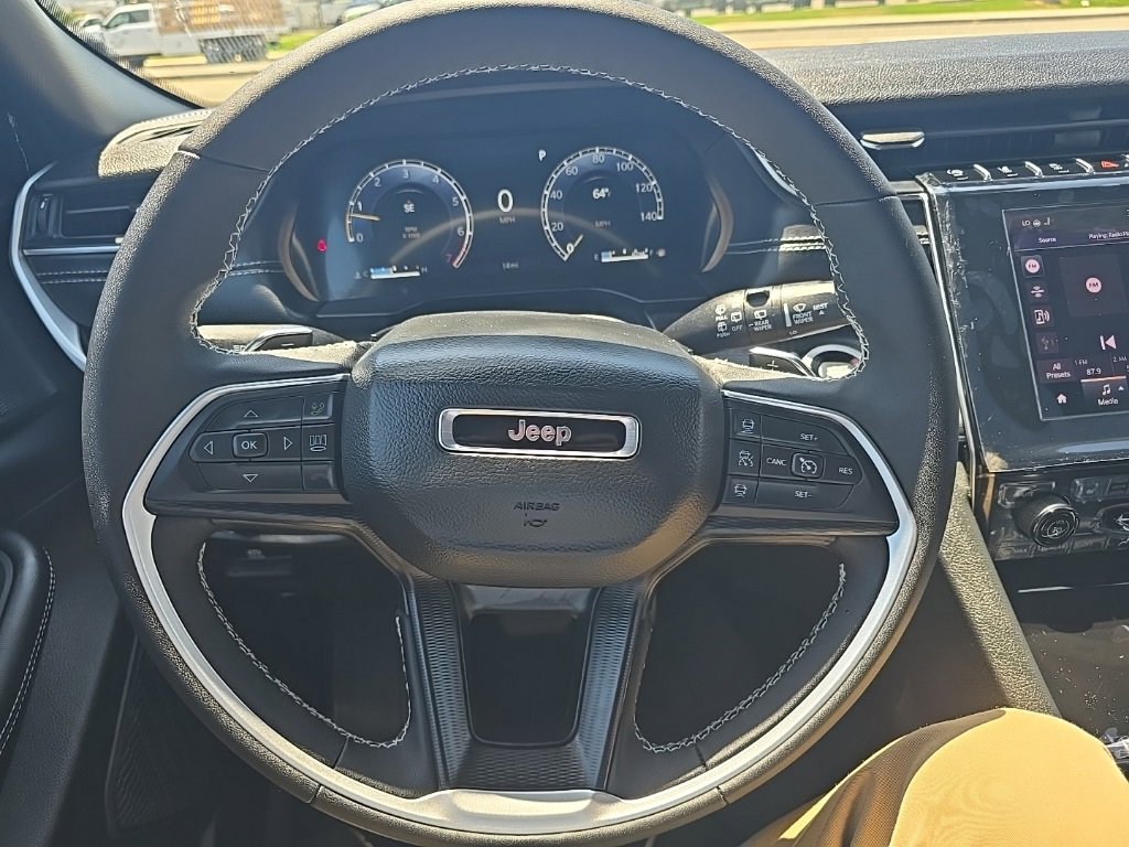 New 2025 Jeep Grand Cherokee Altitude image 34