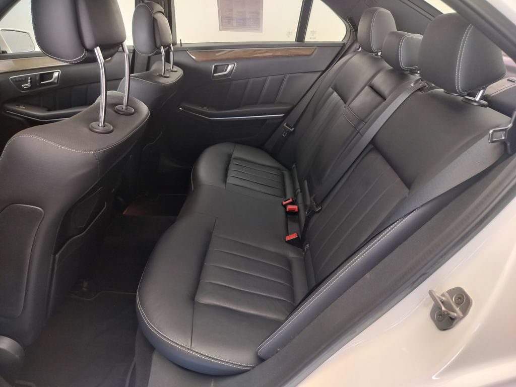 Used 2015 Mercedes-Benz E 400 4MATIC Sedan image 17