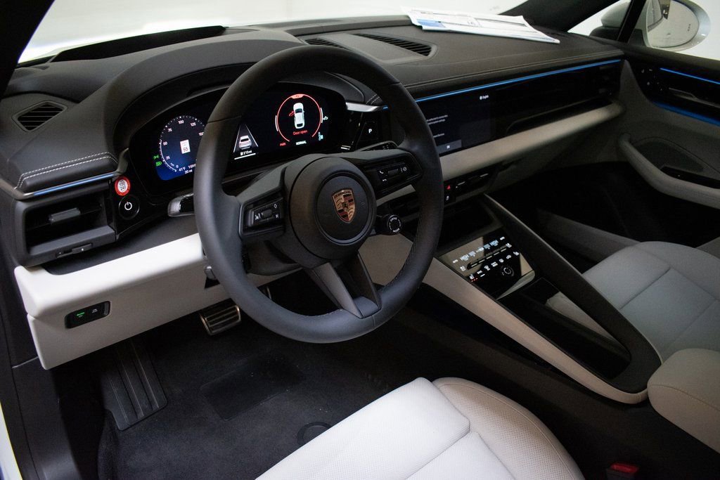 Used 2025 Porsche Macan 4S Electric image 4