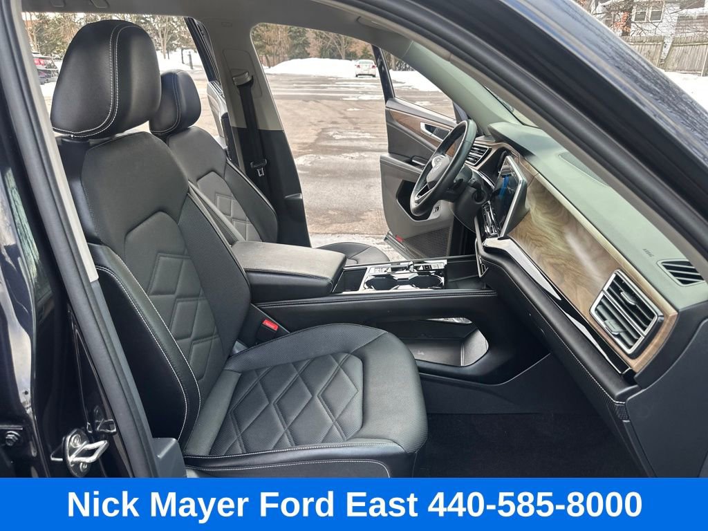 Used 2024 Volkswagen Atlas SE image 18