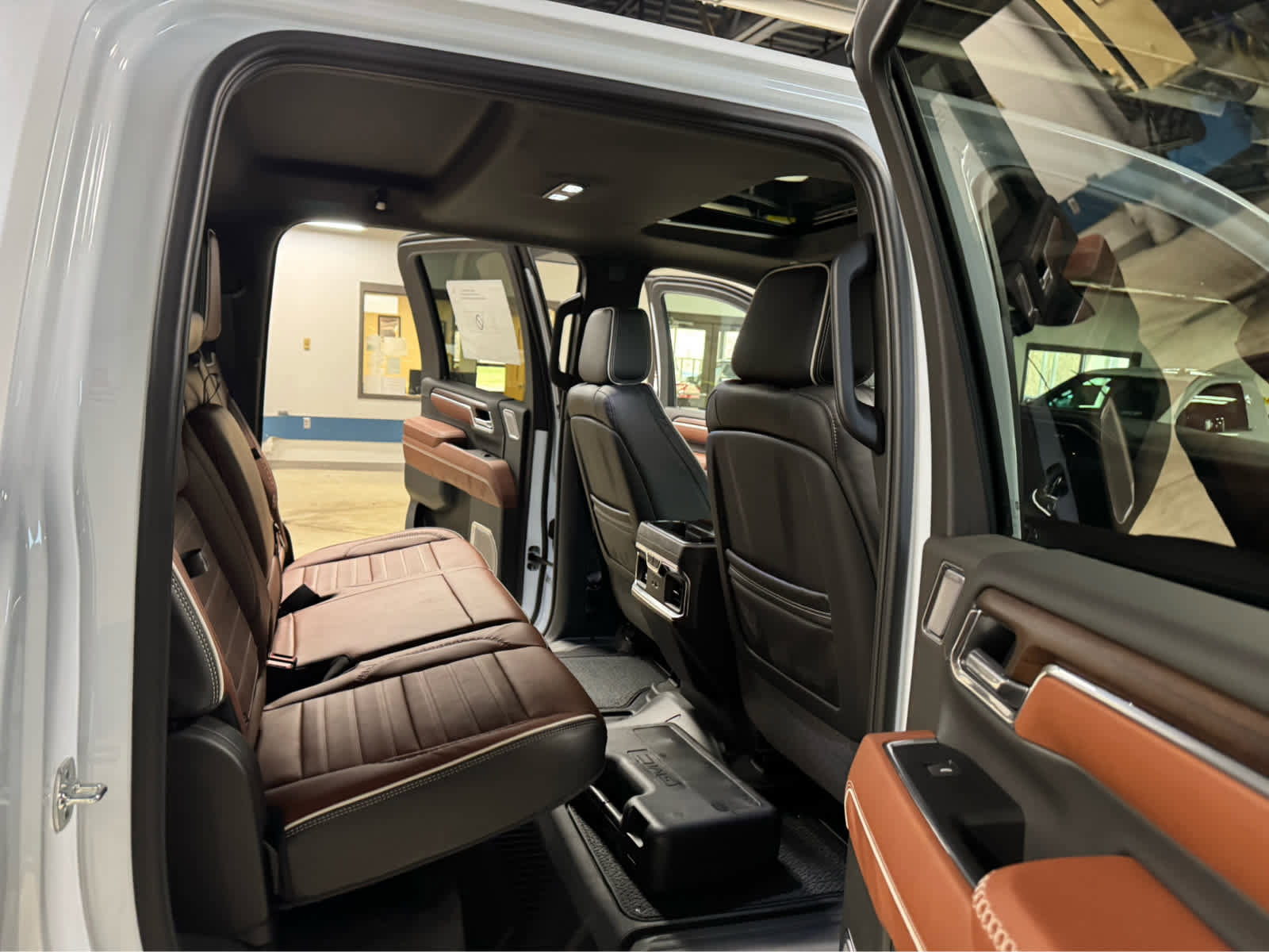 New 2026 GMC Sierra 3500 Denali Ultimate AWD/4WD image 13