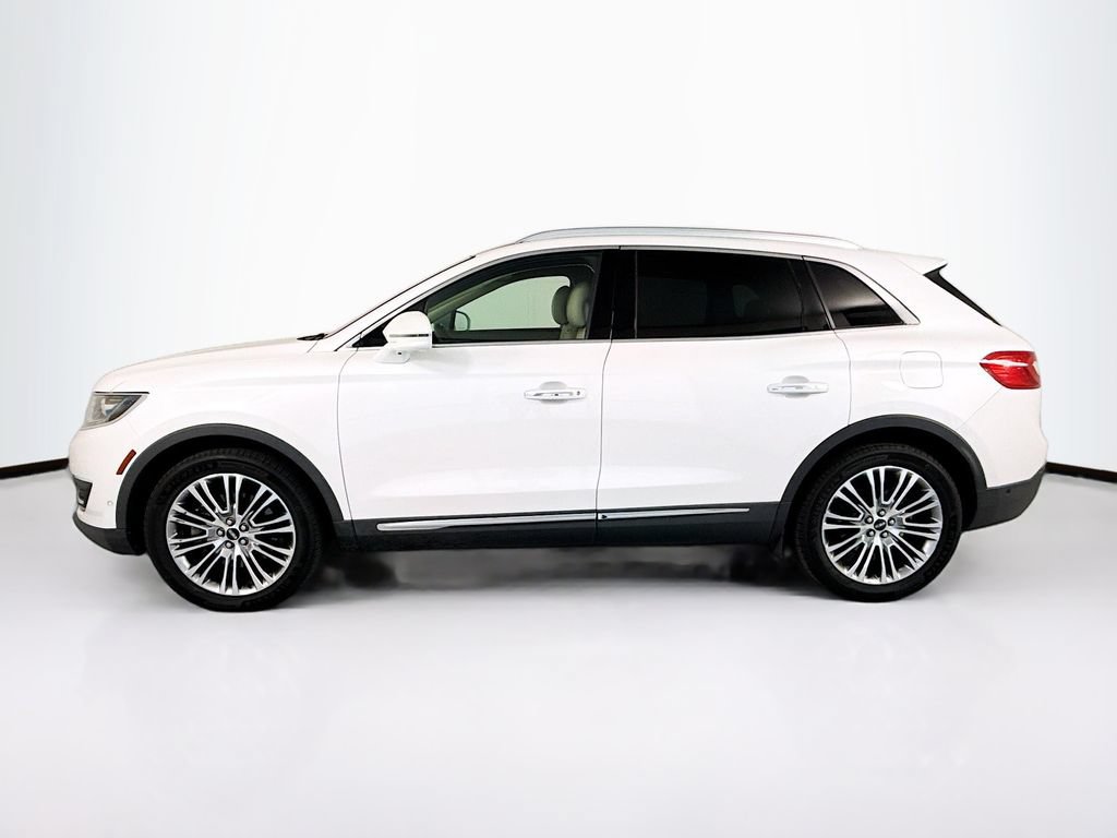 Used 2017 Lincoln MKX Reserve w/ Driver Assistance Package FWD image 8