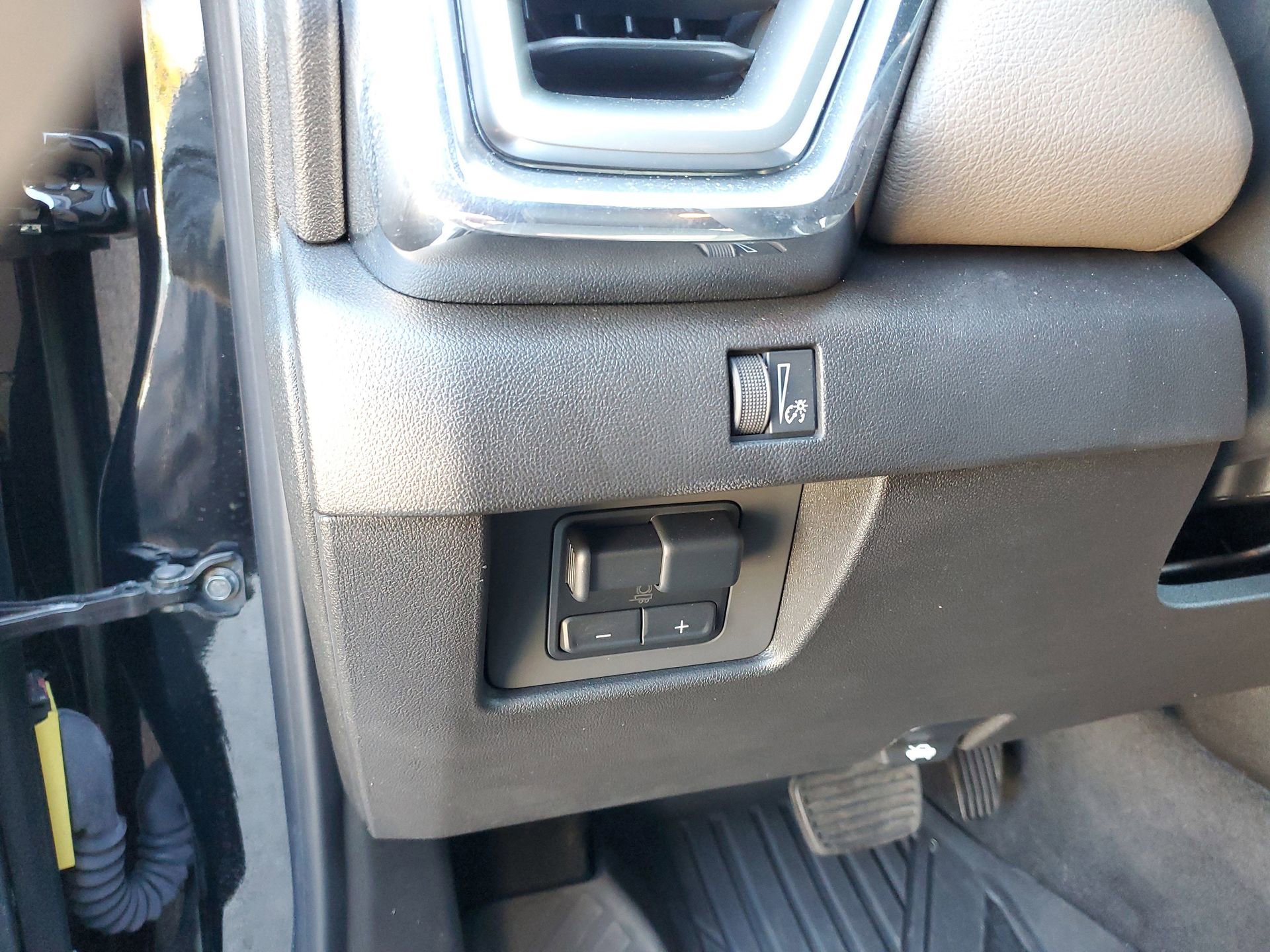 Used 2024 GMC Canyon Denali w/ LPO, Denali Black Edition image 23