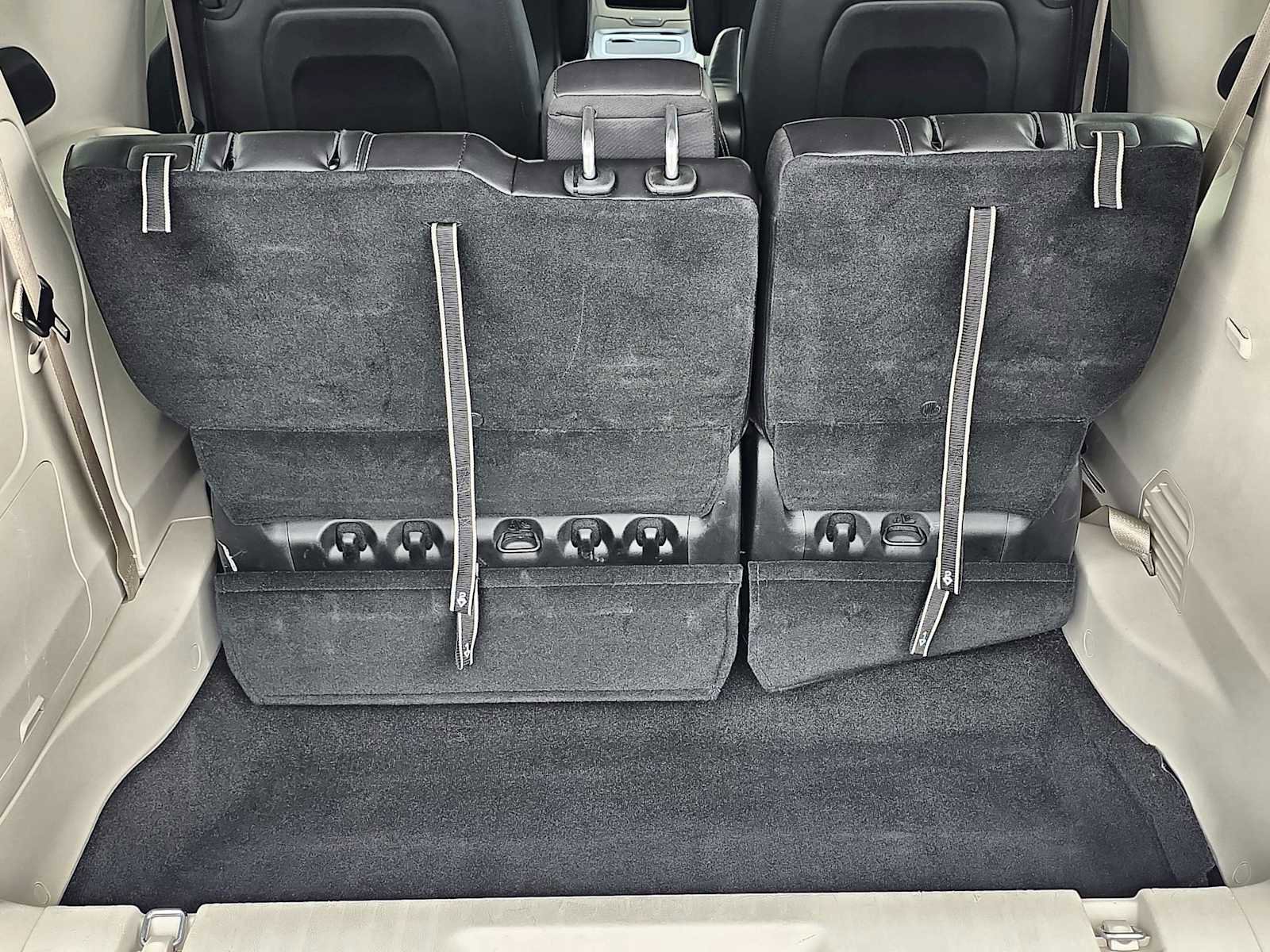 Used 2024 Chrysler Pacifica Select image 23