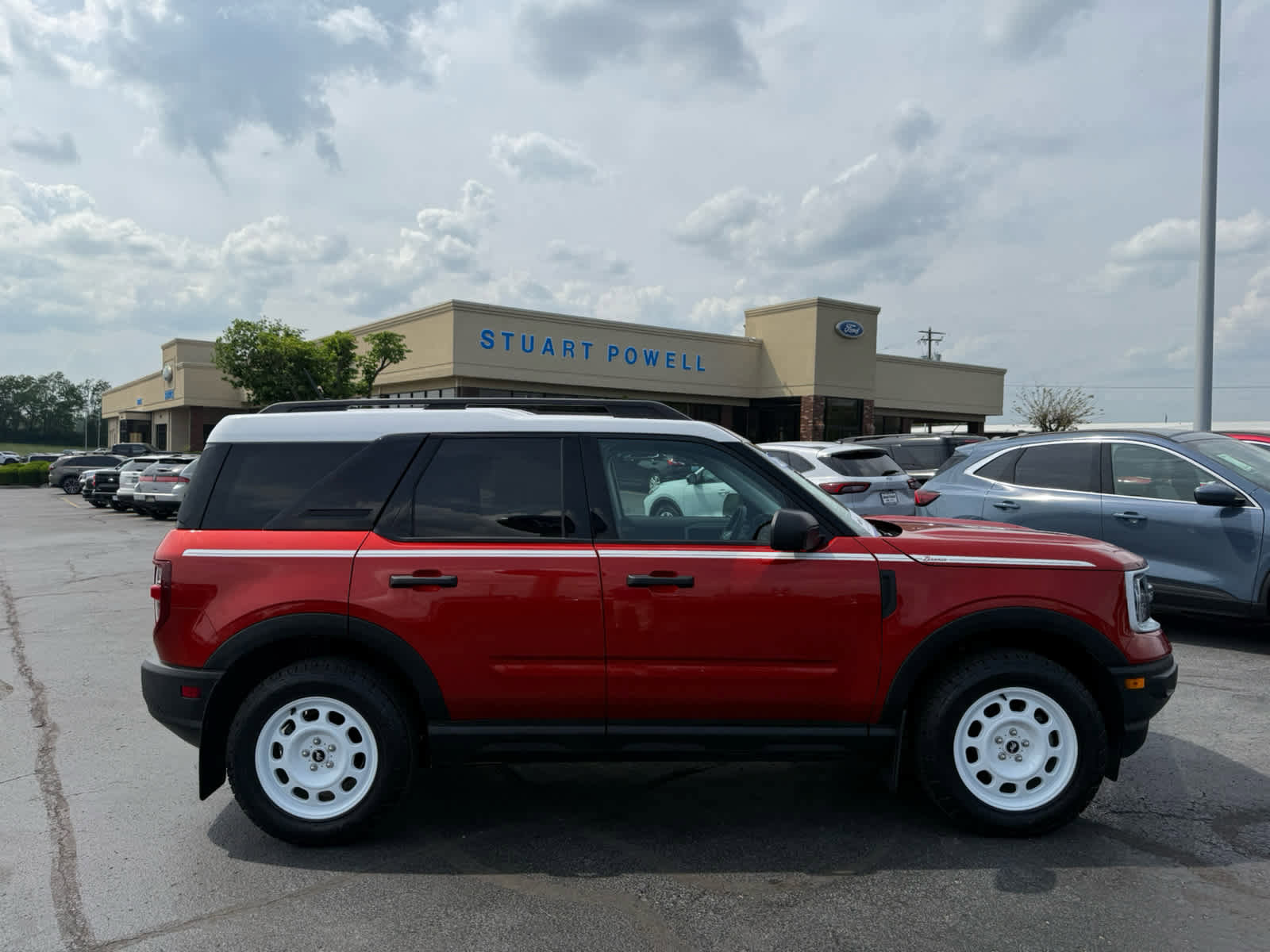 Certified 2024 Ford Bronco Sport Heritage w/ Heritage Convenience Package AWD/4WD image 19