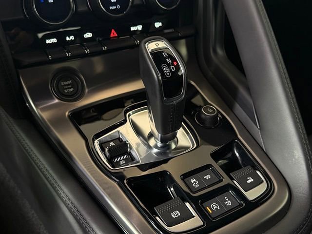 Certified 2024 Jaguar F-TYPE R image 33