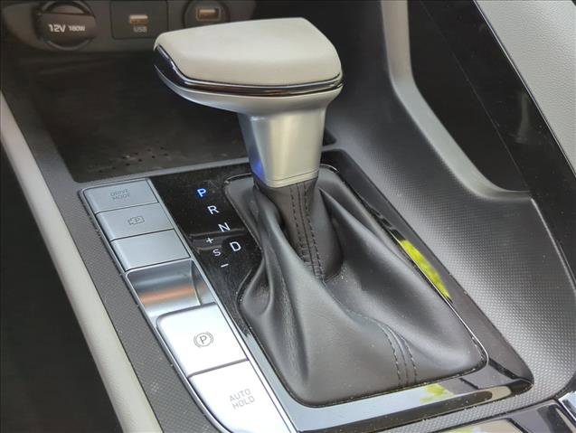 Certified 2021 Hyundai Elantra Limited image 16