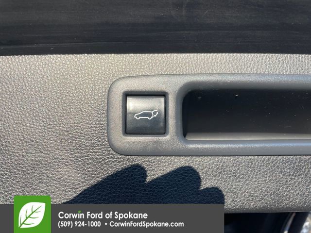 Used 2021 Toyota Highlander XSE image 22