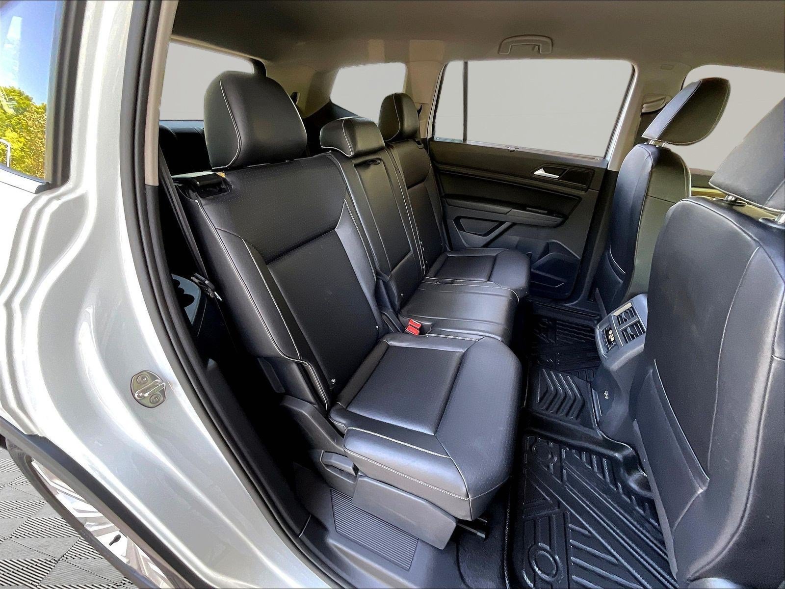 Used 2021 Volkswagen Atlas SE w/ Towing Package FWD image 25
