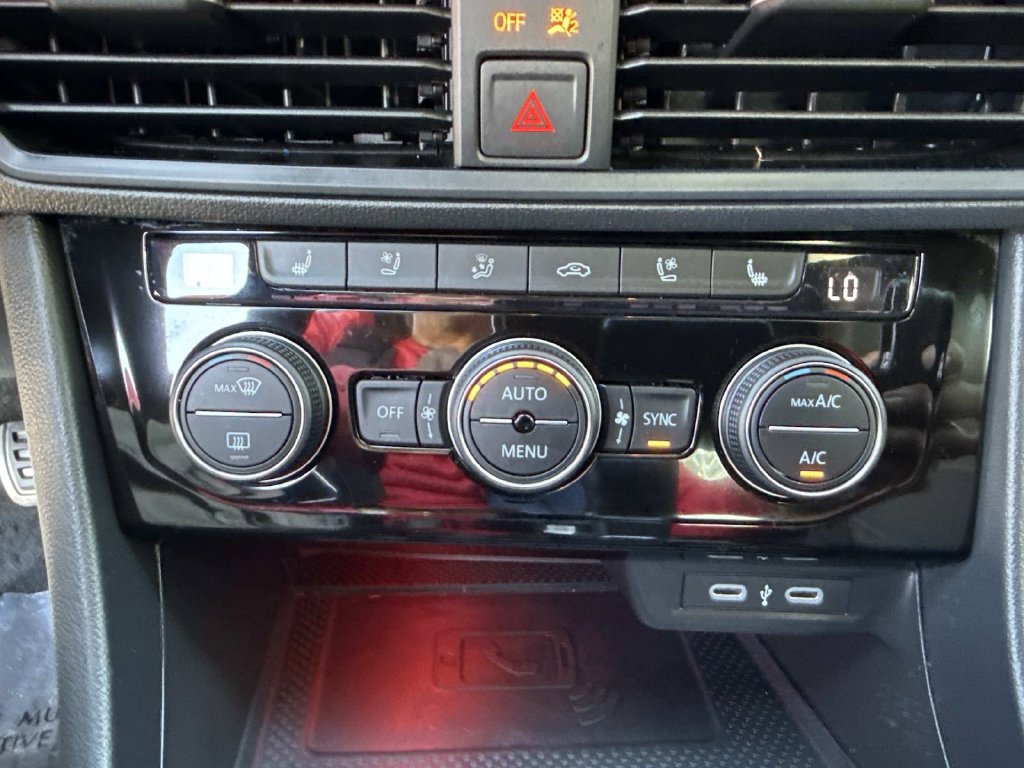 Used 2024 Volkswagen Jetta GLI Autobahn FWD image 32
