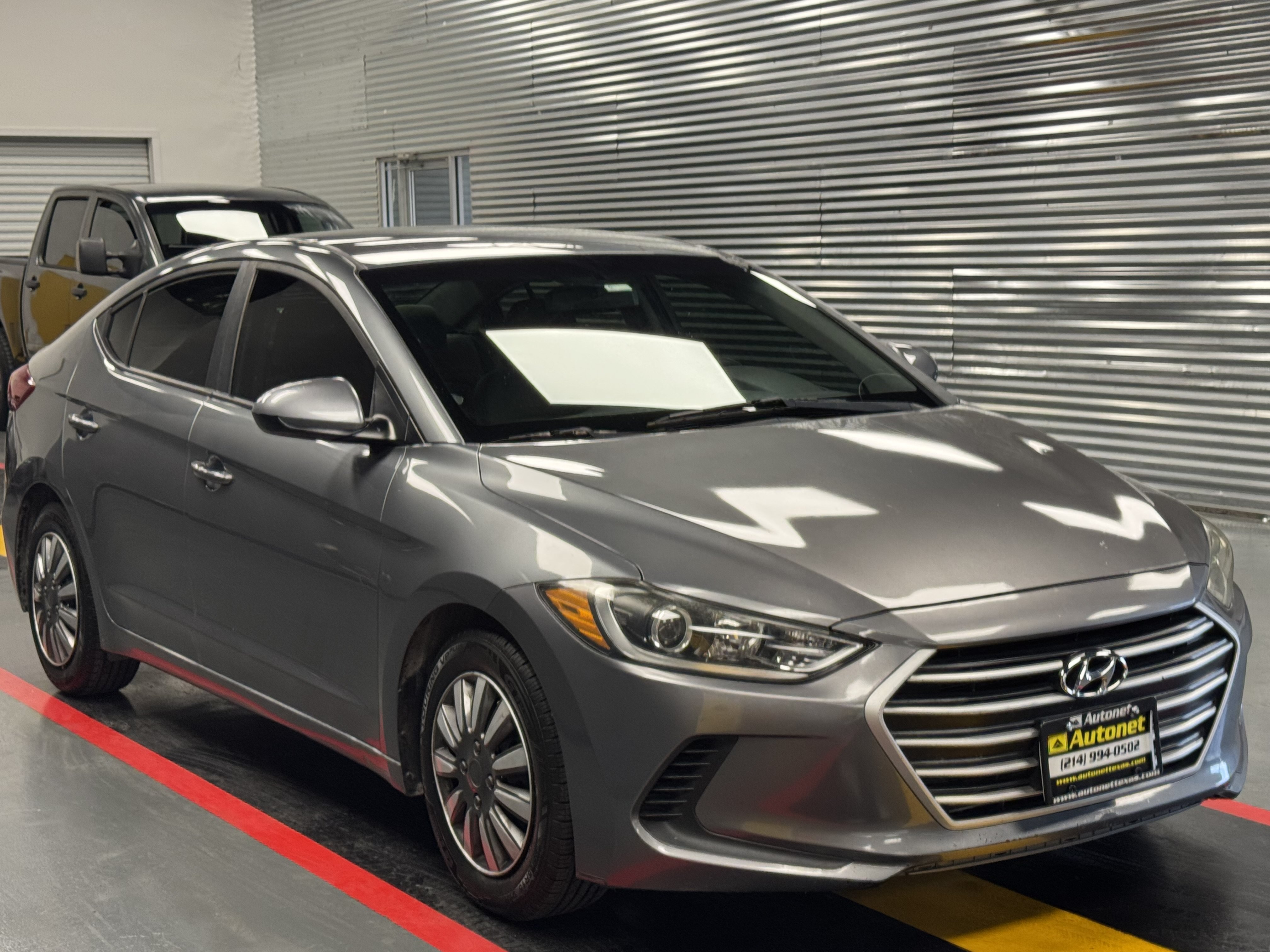 Used 2017 Hyundai Elantra SE FWD image 4