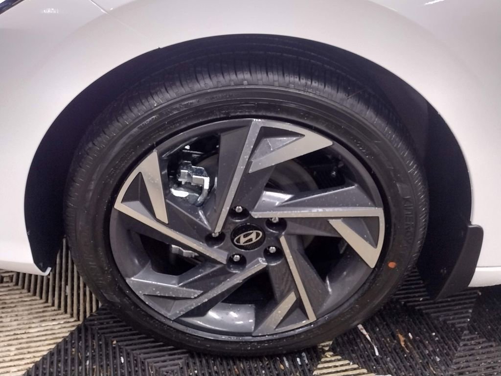 New 2026 Hyundai Elantra Limited image 5