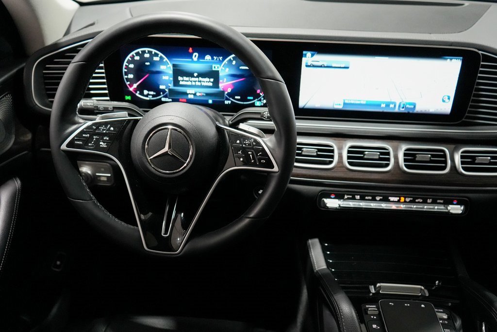 Used 2024 Mercedes-Benz GLS 450 4MATIC image 12