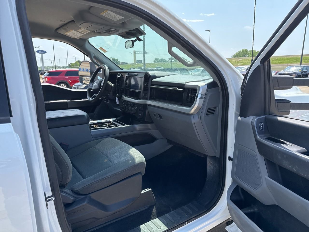 Used 2025 Ford F250 XLT w/ FX4 Off-Road Package AWD/4WD image 14