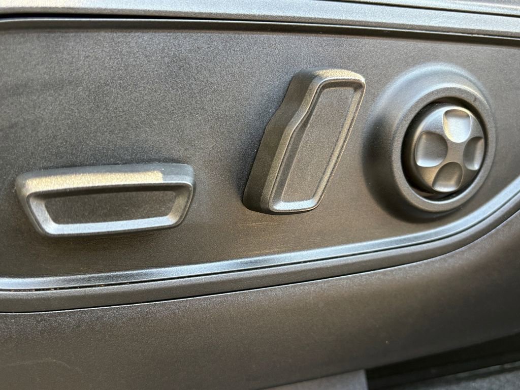 Used 2022 Jeep Grand Cherokee L Limited image 12