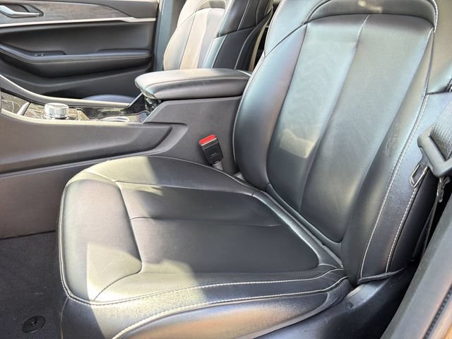 Used 2023 Jeep Grand Cherokee Limited AWD/4WD image 10