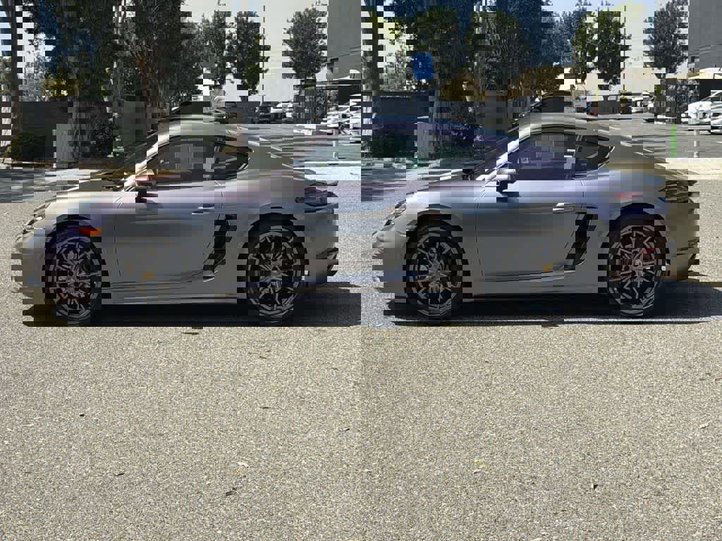 Used 2021 Porsche 718 Cayman image 3