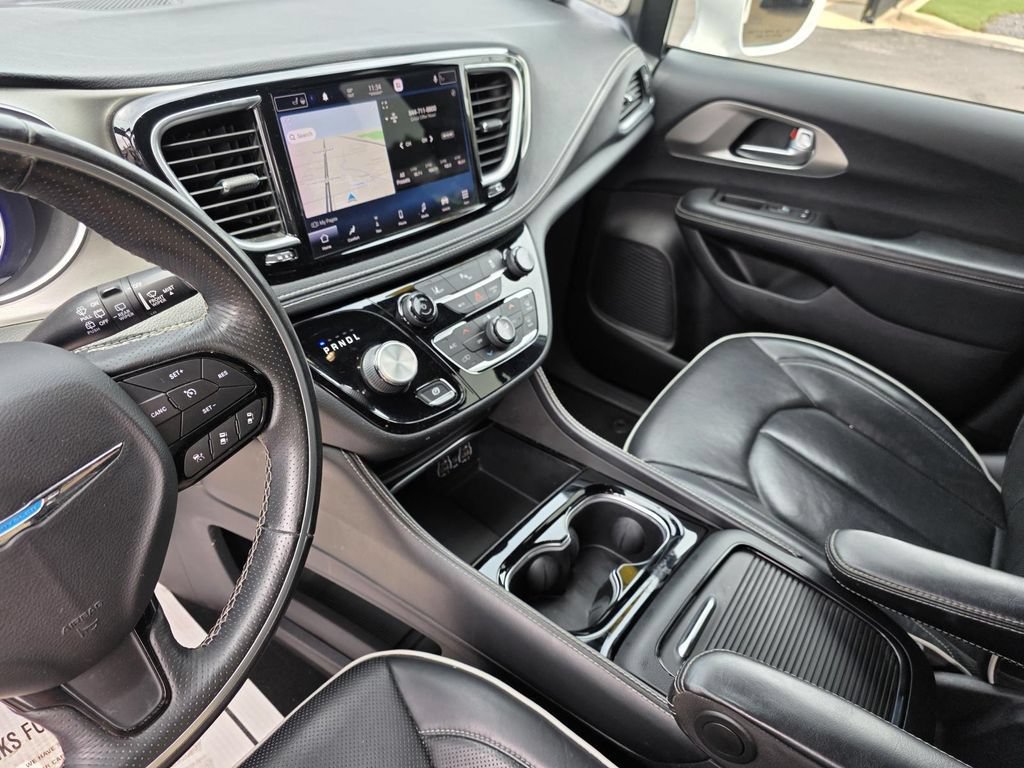Used 2021 Chrysler Pacifica Limited w/ S Appearance Package FWD image 22